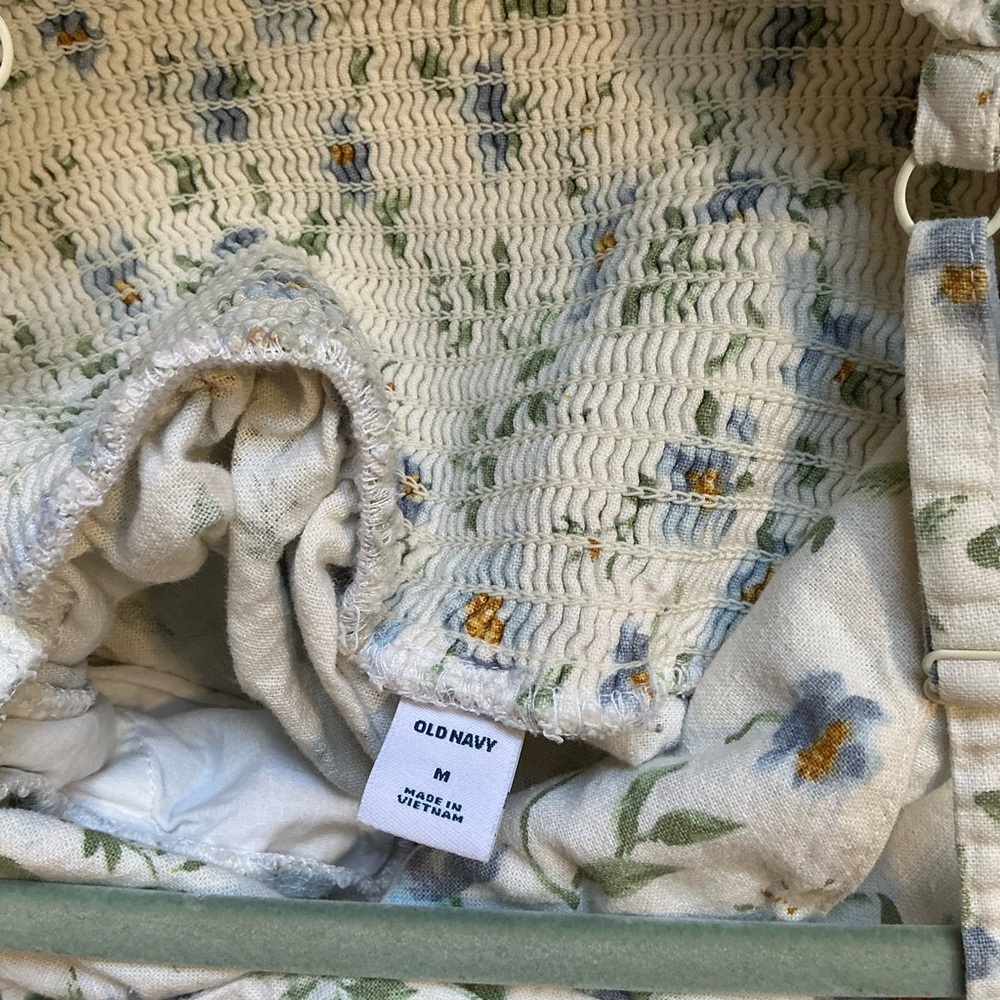 Old Navy Size Medium Perfect For Easter Floral Sp… - image 6